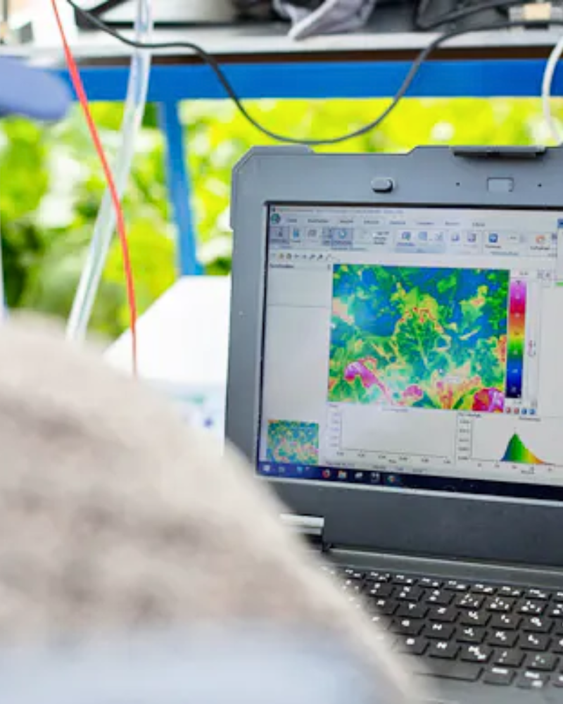 Laptop displaying IRBIS infrared imaging software